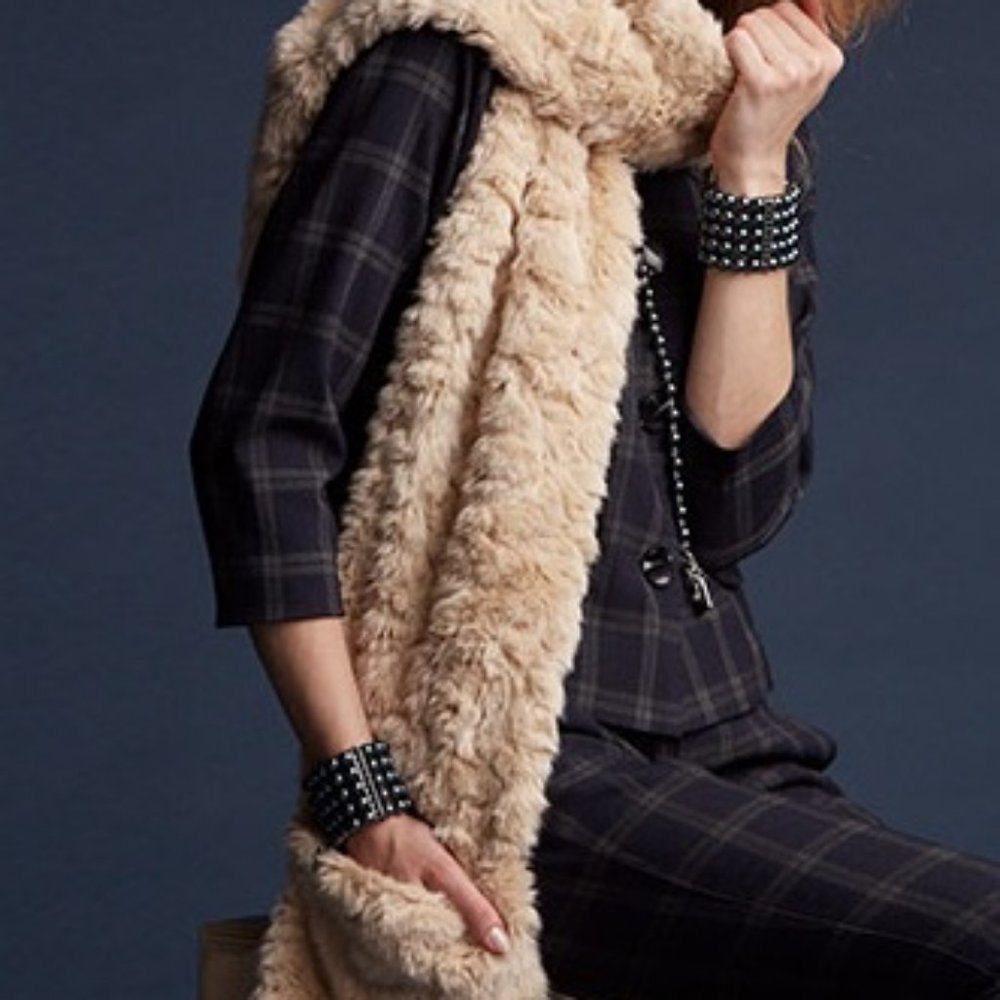 Fuzzy Pocket Scarf CAbi 3698